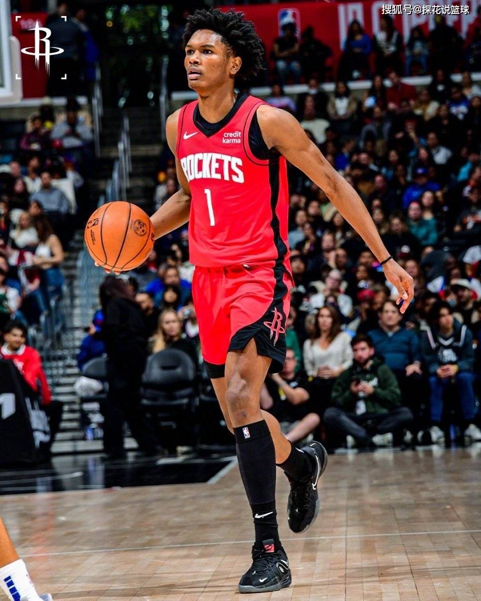 金州勇士训练开放日，今夜篮板制胜引欢呼，意大利杯在即，身体对抗强度拉满