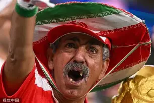 丹佛掘金球迷对恩比德